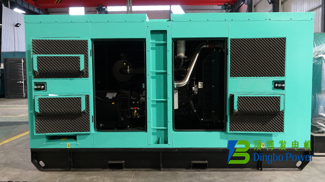 160千瓦康明斯静音箱式发电机组3
