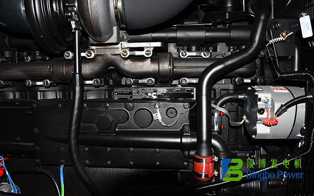 400KW康明斯静音箱式柴油发电机组2